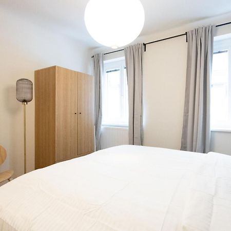 Chic 1-Bed Apt By Canal Walk To Historic Centre Wien Exterior foto